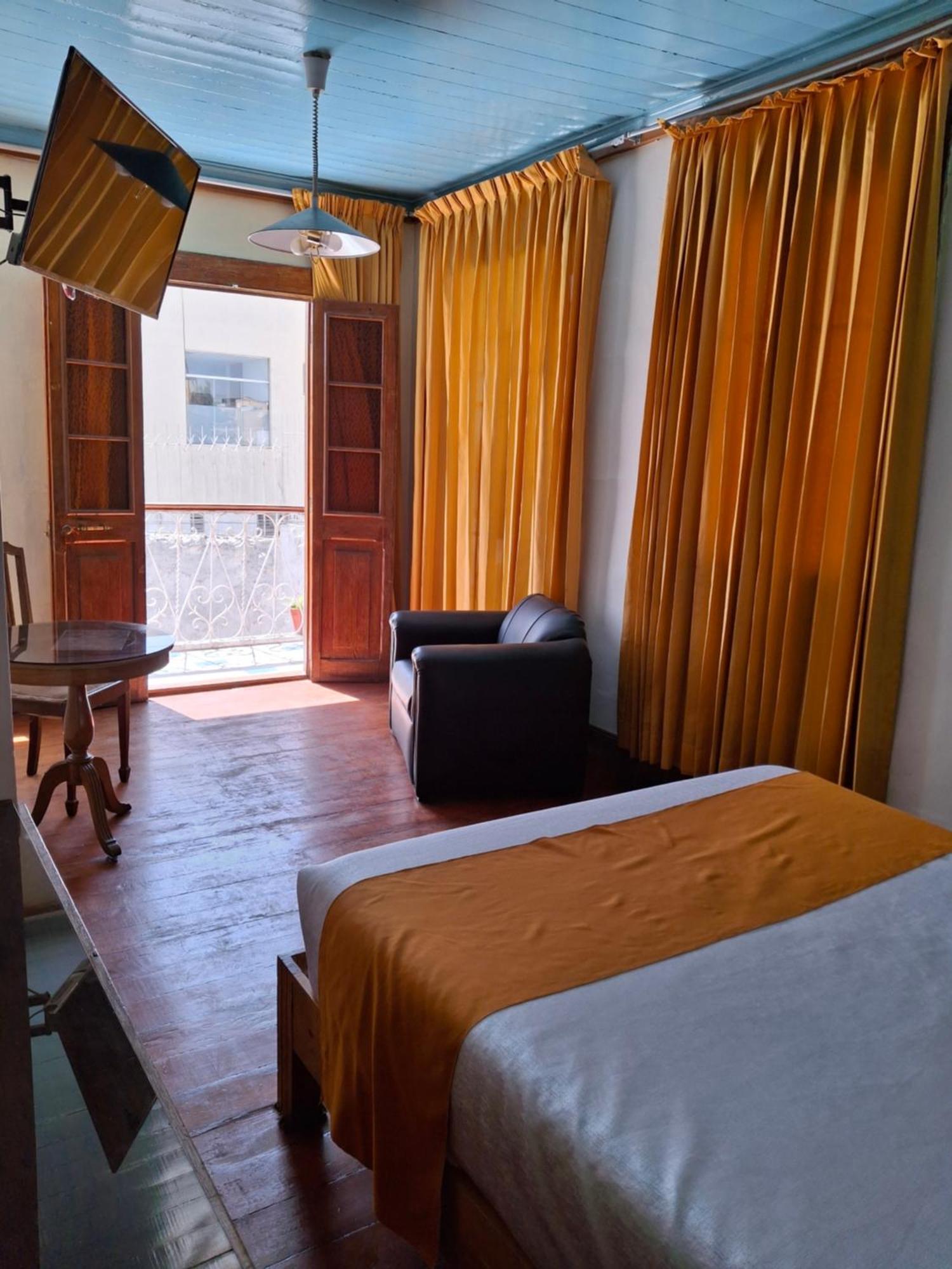 Hostal Lluvia De Oro Arequipa Exterior photo